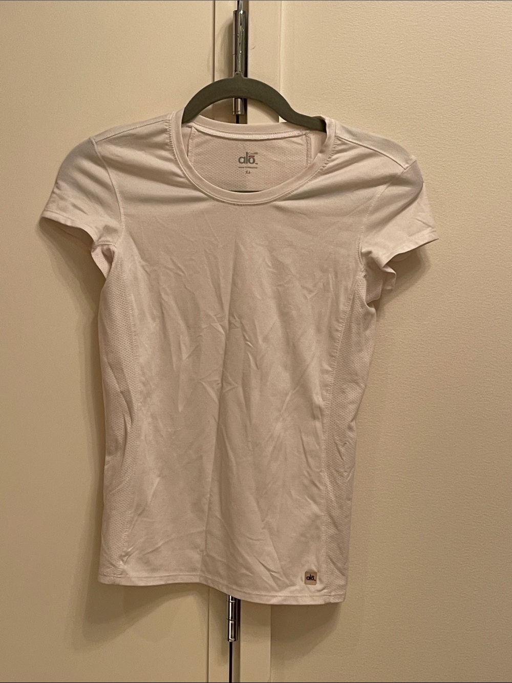 ALO Yoga Women’s White Short Sleeve Performance Tee XS